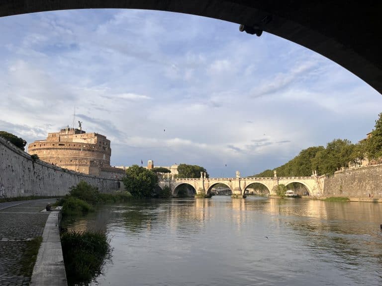 Foto der Engelsburg in Rom zum Blogartikel „Den eigenen Lebenslauf betrachten“ über Biografiearbeit